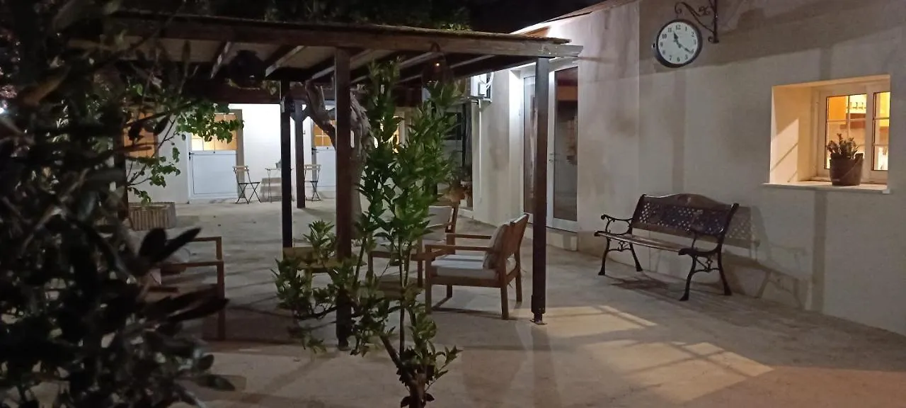 Lemon Tree Courtyard Villa Larnaca Tatil Evi